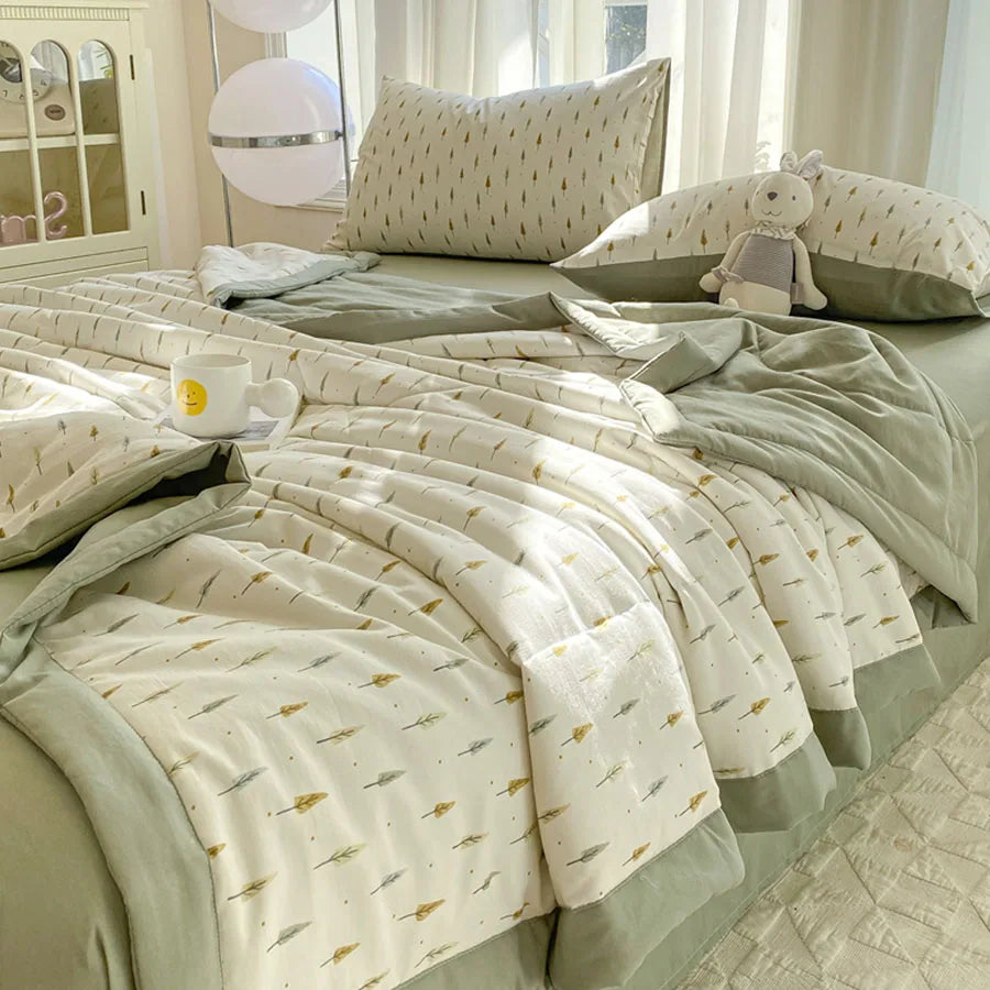 Ultra-Soft Double Gauze Summer Comforter - Breathable Cooling Blanket for Ultimate Comfort, Machine Washable!