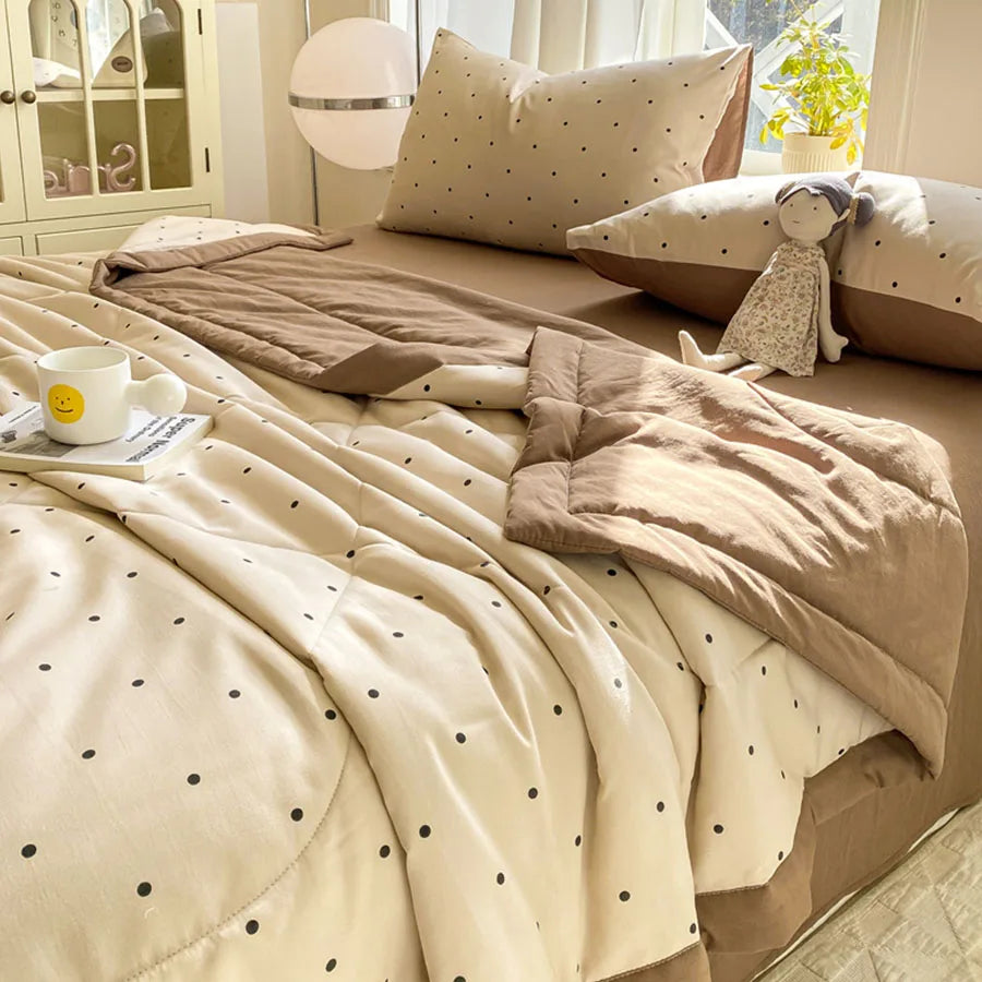 Ultra-Soft Double Gauze Summer Comforter - Breathable Cooling Blanket for Ultimate Comfort, Machine Washable!